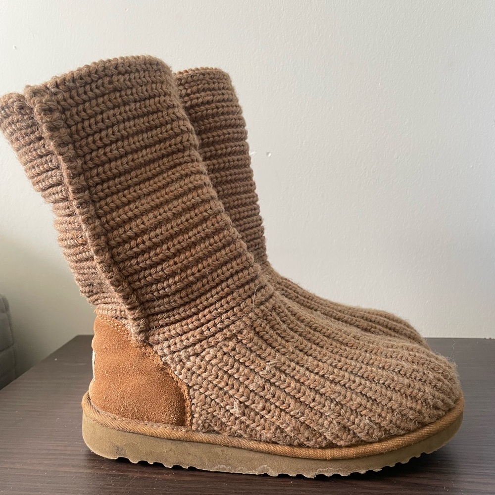 UGG Classic Cardy Knit Chestnut (sz3)